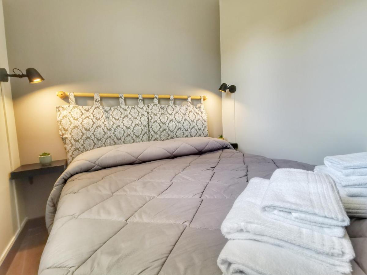 5 Guest house *
